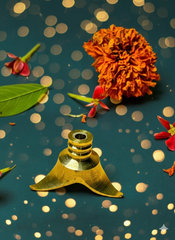Brass Triangular Thiri Holder